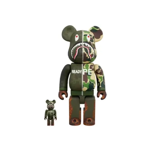 Bearbrick x Readymade x A Bathing Ape 100% & 400% Set Front Side